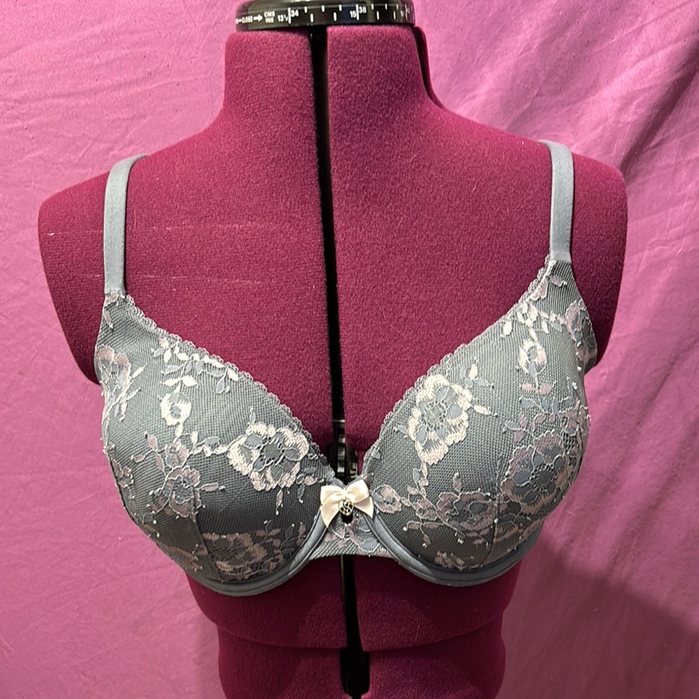 Victoria’s Secret body by Victoria lined perfect coverage- Gray Bra